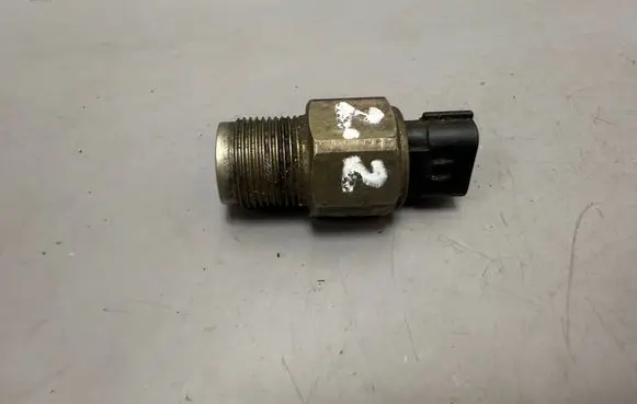 Toyota Avensis T250 Fuel pressure sensor 