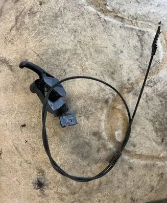 Renault Megane II Engine bonnet/hood lock release cable 