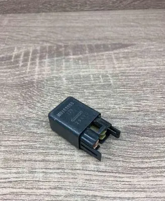 Mitsubishi Lancer Other relay MB183865 2965D