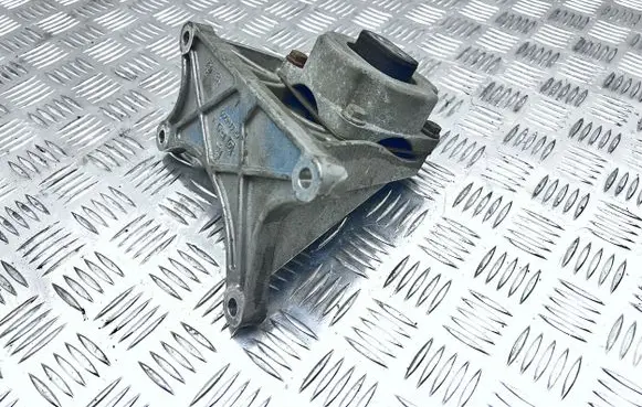 Maserati Ghibli Gearbox mounting bracket 670004299