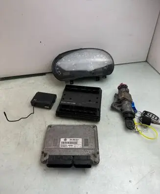 Volkswagen Polo IV 9N3 Engine control unit/module 03D906033F 5WP4029802 3PG2509