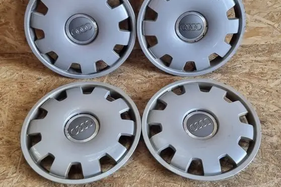 Audi A4 S4 B7 8E 8H R16 wheel hub/cap/trim 4B0601147D