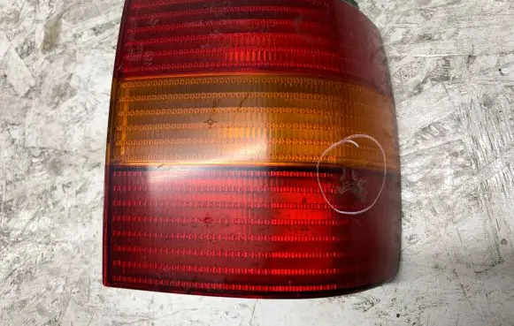 Volkswagen PASSAT B3 Rear/tail lights 3A9945112