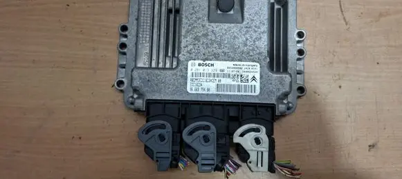 Peugeot 307 Engine control unit/module 9653958980