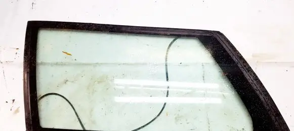 Volkswagen PASSAT B3 Rear side window