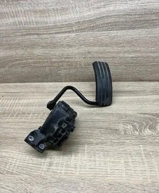 Renault Espace - Grand espace IV Accelerator throttle pedal 8200007513 6PV00811918