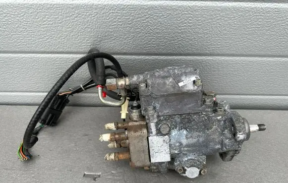 Jeep Cherokee XJ Fuel injection high pressure pump 2464463329 4883459AA