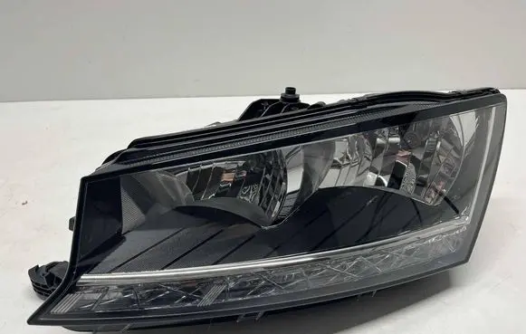Skoda Fabia Mk3 (NJ) Headlight/headlamp 6V1941015D 030111520100
