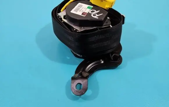 Volkswagen Golf Plus Front seatbelt IMPRK1367546