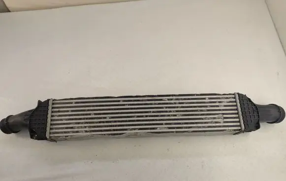 Porsche Macan (95B) Intercooler radiator 8W0145805AD