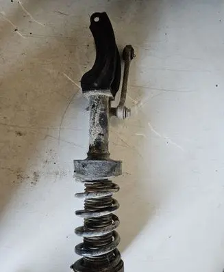Volkswagen Touareg II Front shock absorber/damper 7P6413032