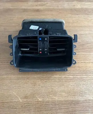 BMW 3 E92 E93 Rear air vent grill 6932023 64226932023 7129556