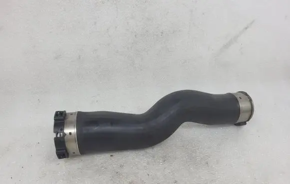 BMW 5 F10 F11 Intercooler hose/pipe 521108A