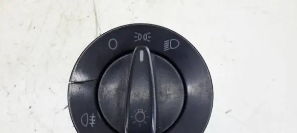 Volkswagen Golf IV Light switch 1C0941531