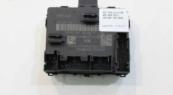 Volkswagen Touareg III Door control unit/module