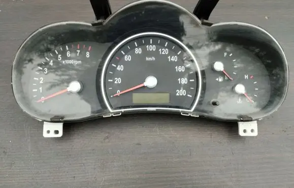 KIA Carnival Speedometer (instrument cluster) 940034D230 20060825