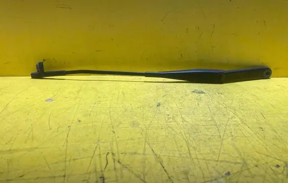 Ford Focus Front wiper blade arm 4M5117526AB