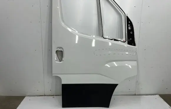 Iveco Daily 6th gen Front door