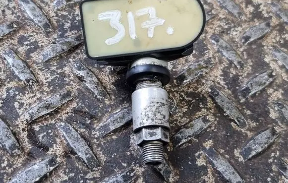 BMW 3 G20 G21 Tire pressure sensor 6877936