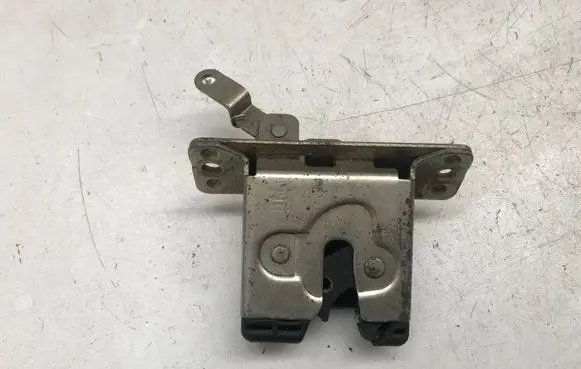 Opel Astra G Tailgate/trunk/boot lock/catch/latch 09130569