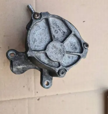 Ford Mondeo MK IV Vacuum pump