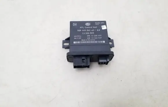 Opel Insignia A Light module LCM 13326599
