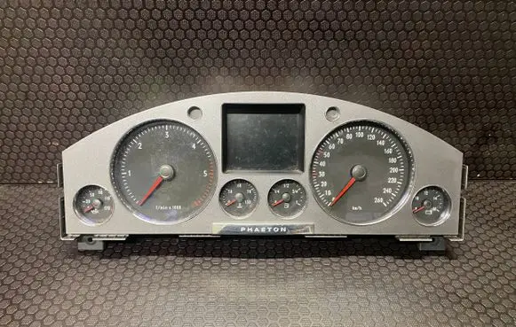 Volkswagen Phaeton Speedometer (instrument cluster) 6033EC2144