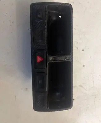 Volkswagen Golf IV Dash center air vent grill 1J0819734