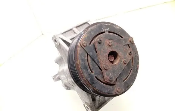 Dacia Sandero II Air conditioning (A/C) compressor (pump) 926000216R