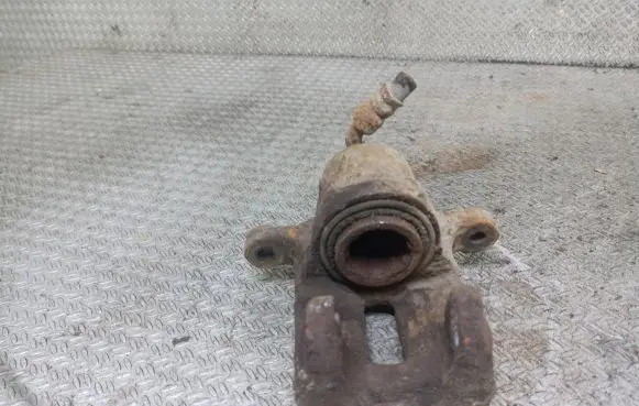 Honda FR-V Rear brake caliper