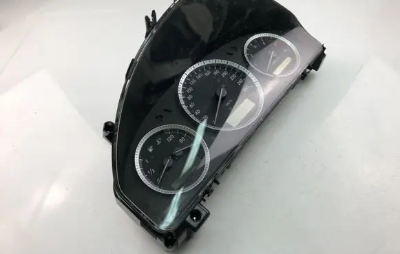 Mercedes-Benz C AMG W204 Speedometer (instrument cluster) A2045409848