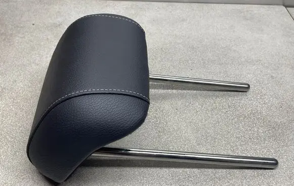 Opel Astra J Rear seat headrest