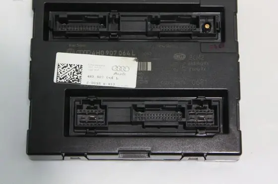 Audi A8 S8 D4 4H Comfort/convenience module 4H0907064L