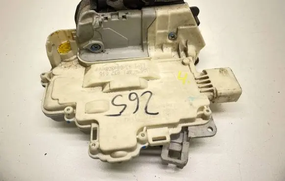 Audi A6 S6 C6 4F Front door lock 4F1837015