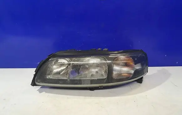 Volvo V70 Headlight/headlamp 89004805 8620686