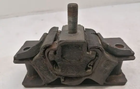 Peugeot Boxer Engine mount bracket