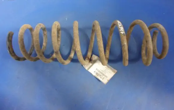 Volkswagen Golf III Rear coil spring