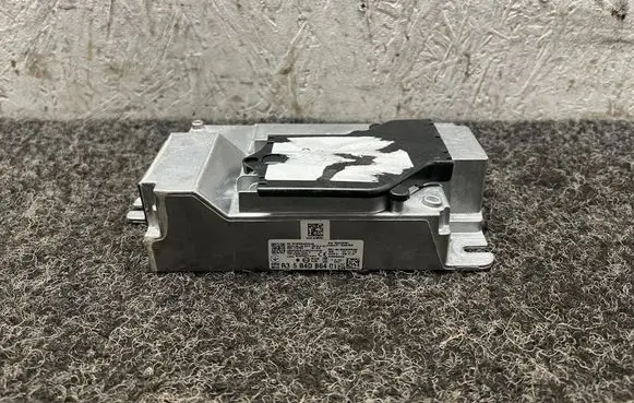 BMW i5 G60 Sound amplifier 5B4DB64 R35B4DB6401