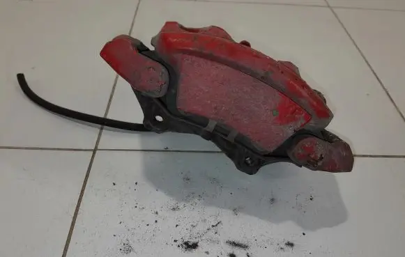 Mercedes-Benz E W212 Front brake caliper NOCODE
