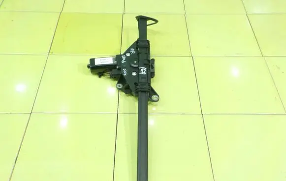 Mercedes-Benz E C207 W207 Front seatbelt A2078600282 XP46
