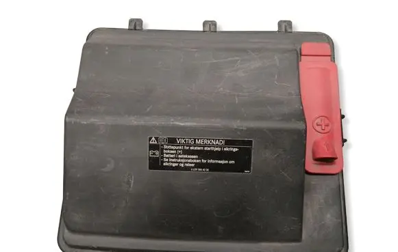 Mercedes-Benz Vito Viano W639 Battery box tray cover/lid A6395450303