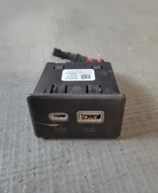 Buick Encore GX I USB socket connector APTIV35248113A 13525891