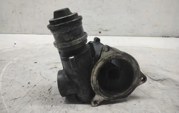 Mercedes-Benz E W211 EGR valve A61309801