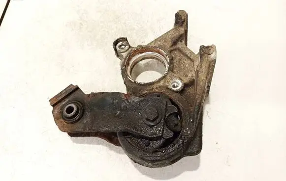 Peugeot Partner Engine mounting bracket