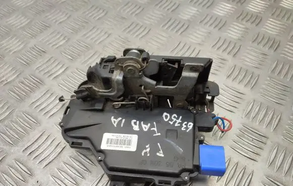 Skoda Fabia Mk2 (5J) Front door lock 3B1837015AR