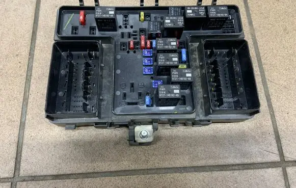 Ford Edge II Fuse box set F2GT14A067AF F2GT14A067