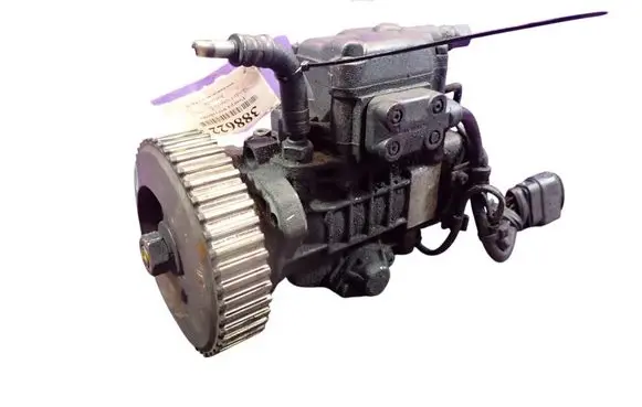 Skoda Octavia Mk1 (1U) Fuel injection high pressure pump 