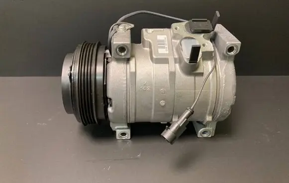 Iveco Daily 6th gen Air conditioning (A/C) compressor (pump) 4472801800 5801362246 10S17C