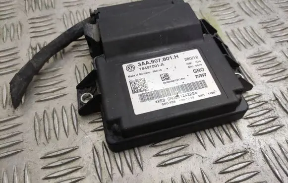 Volkswagen PASSAT B7 Hand brake control module 3AA907801H