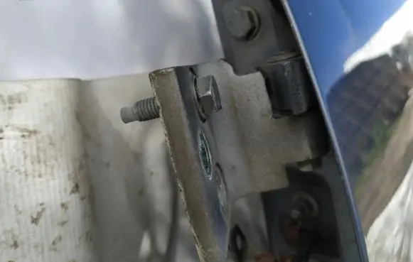 Peugeot Partner Front door upper hinge